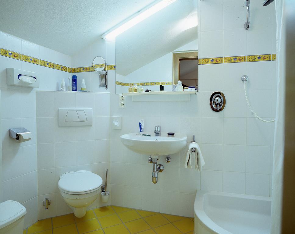 Haus Wallis Hotel Лех ам Алберг Стая снимка