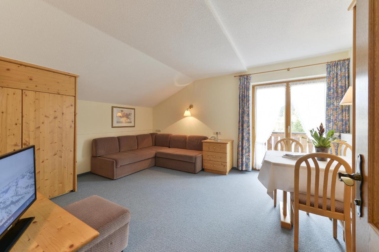 Haus Wallis Hotel Лех ам Алберг Екстериор снимка